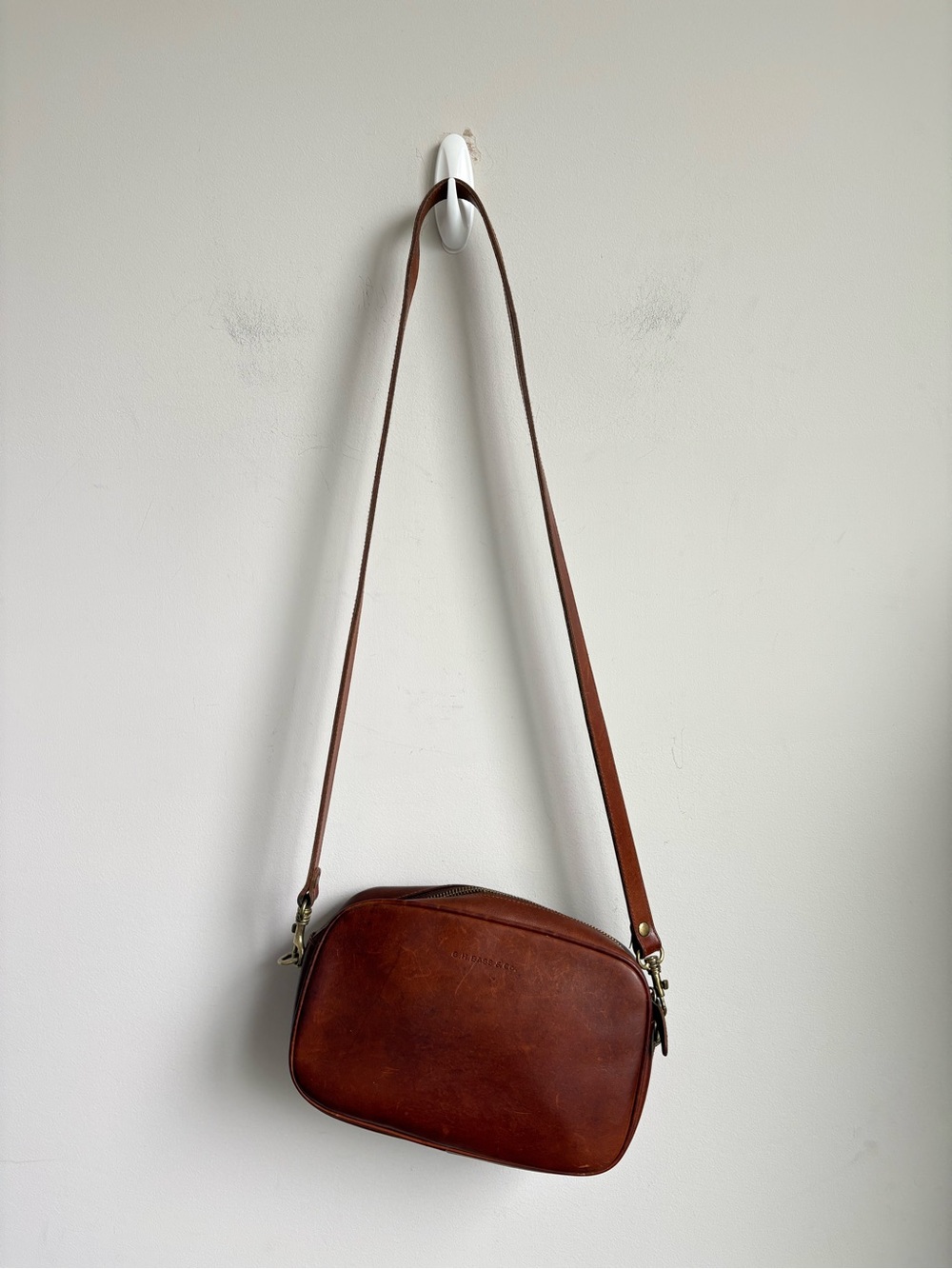 Vintage G.H. Bass & Co Genuine Leather Crossbody Bag Cognac Brown - Picture 12 of 14